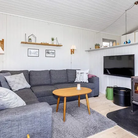 5 Person In Roslev-by Traum * Roslev