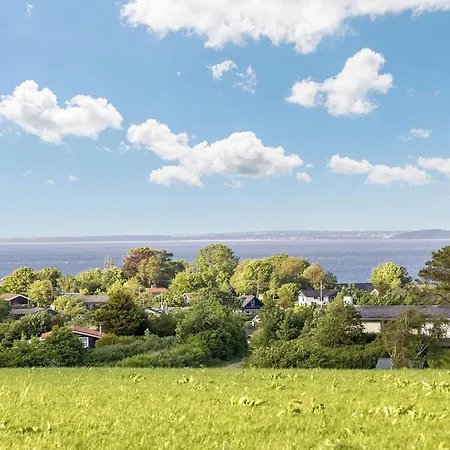 5 Person In Roslev-by Traum *