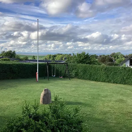 5 Person In Roslev-by Traum *