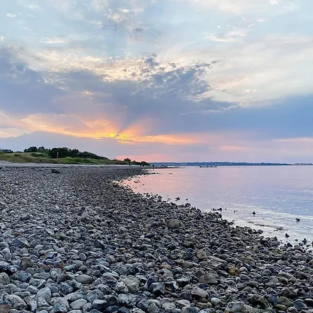 5 Person In Roslev-by Traum * Roslev