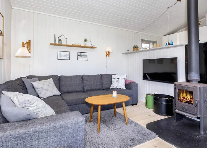 5 Person In Roslev-by Traum * Roslev